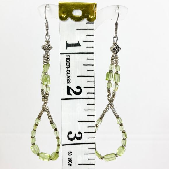 Peridot green glass dangle earrings, Rectangular glass beads, silver tone beads - Picture 3 of 4